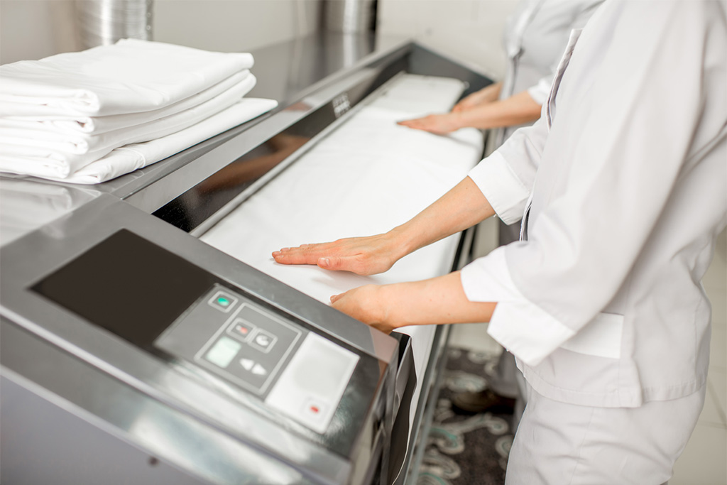 Commercial-Laundry-Folder Machine